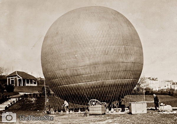 Lambert balloon, hot air balloon on ground - Click Image to Close