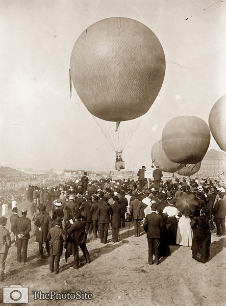 Hot air balloon race, Berlin 1908 - Click Image to Close