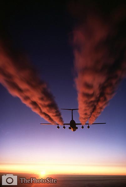 C-141B Starlifter aircraft - Click Image to Close