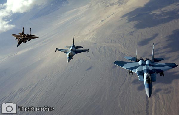 F-15 Eagle and F-16 Fighting Falcon - Click Image to Close