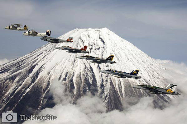Mount Fuji Flight - Click Image to Close