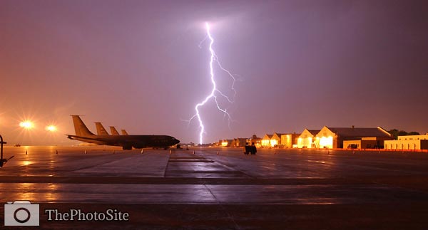 Lightning Crashes: KC-135 Stratotankers - Click Image to Close