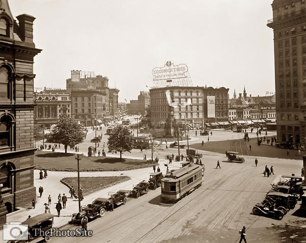 Detroit Plaza, Michigan Campus Martius early 20th century - Click Image to Close
