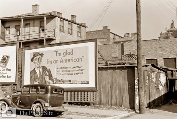 I'm glad I'm American 1940's Poster street scene - Click Image to Close