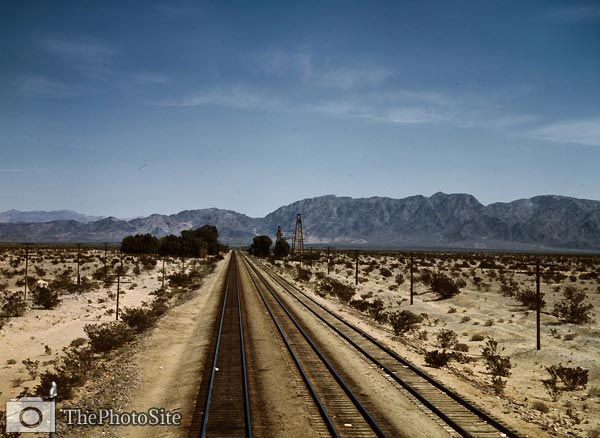 Railroad tracks, Phoenix Arizona 1943 - Click Image to Close
