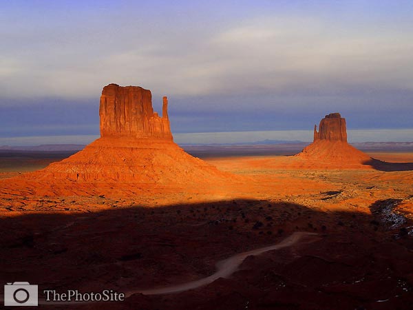 Monument Valley, Utah Sunset - Click Image to Close