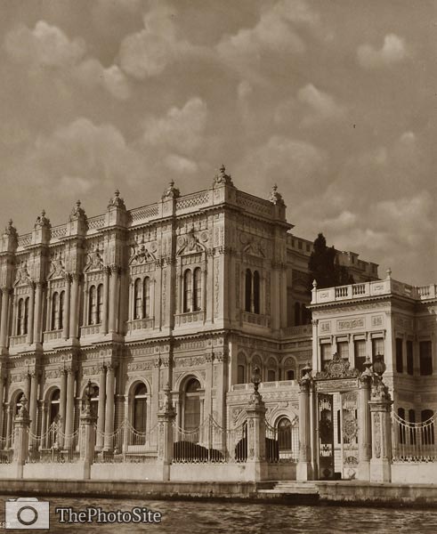 The imperial palace Dolmabahce, Istanbul Turkey - Click Image to Close
