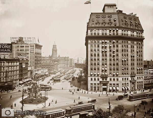 Hotel Pontchartrain and Campus (Cadillac Square)from City Hall - Click Image to Close