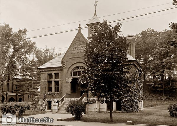 Brooks Library, Brattleboro Vermont 1905 - Click Image to Close