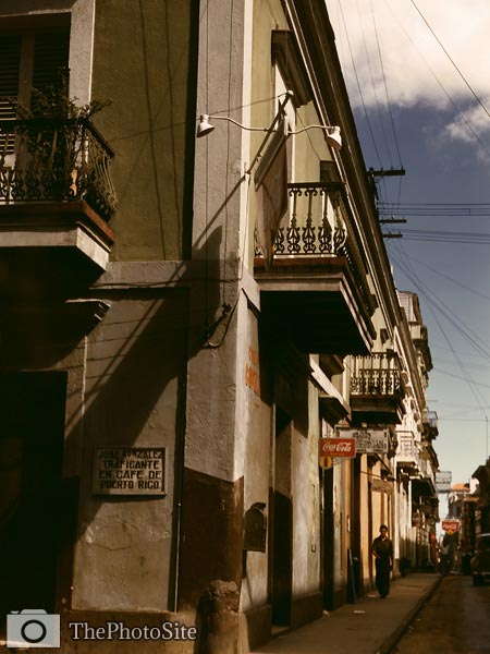Street in San Juan, Puerto Rico, early 1940's - Click Image to Close