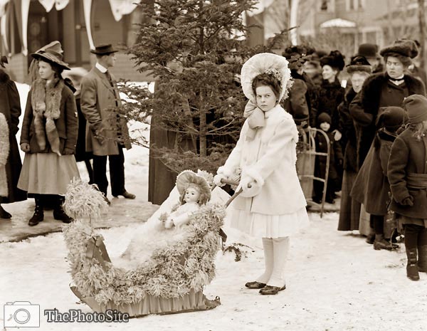 Midwinter carnival,children's parade, Upper Saranac Lake NY 1909 - Click Image to Close