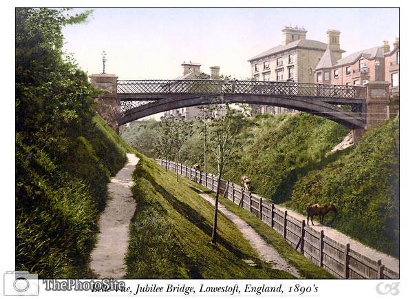Belle Vue, Jubilee Bridge, Lowestoft, England - Click Image to Close