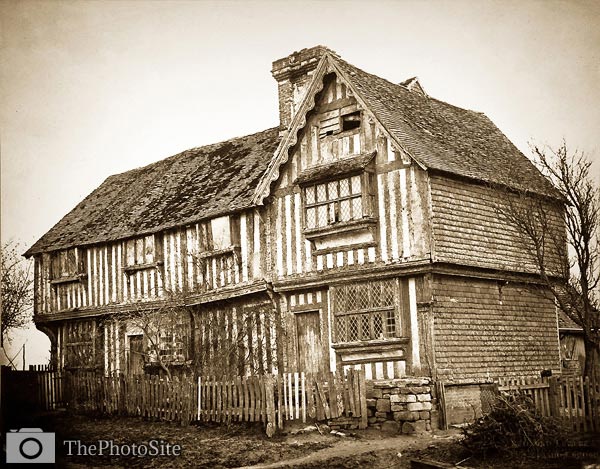 14th century Bidboro Manor House photographed by Henry Bedford L - Click Image to Close