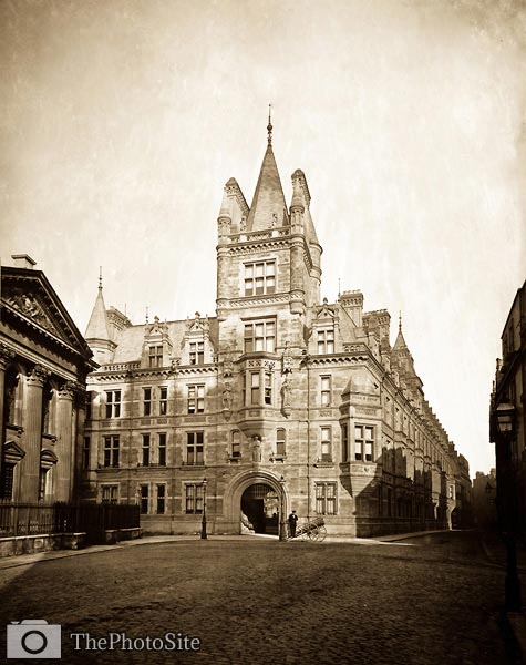 Gonville and Caius College, First Court (or Tree Court) Entrance - Click Image to Close