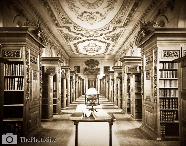 King's College Library (Interior), Cambridge built by architect - Click Image to Close