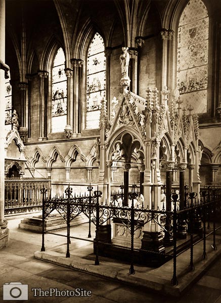 Dean Augustus Duncombe's Tomb, York Minster - Click Image to Close