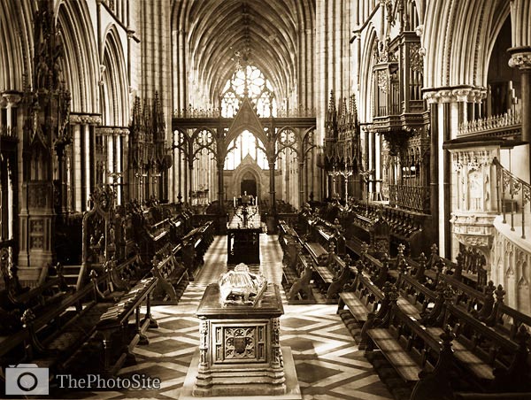 Interior, Worcester Cathedral - Click Image to Close