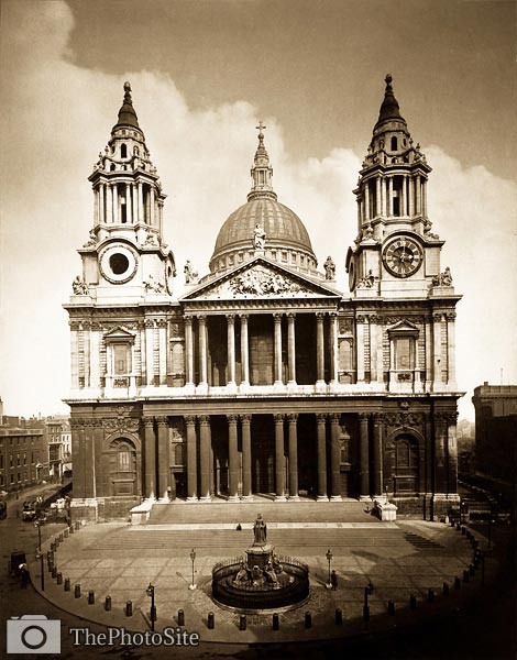 London. St. Paul's Cathedral, West Front - Click Image to Close