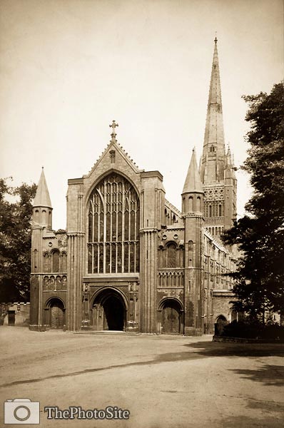 Norwich Cathedral, West Facade - Click Image to Close