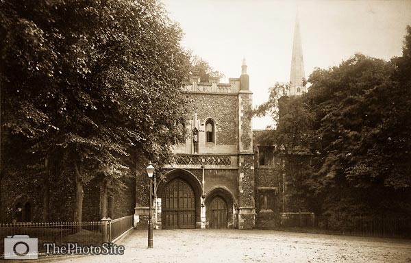 Norwich Cathedral. Bishop's Palace Gate victorian era - Click Image to Close