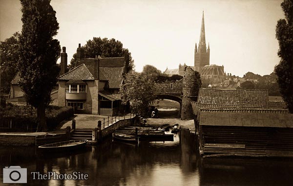 Norwich. Pulls Ferry and Cathedral - Click Image to Close