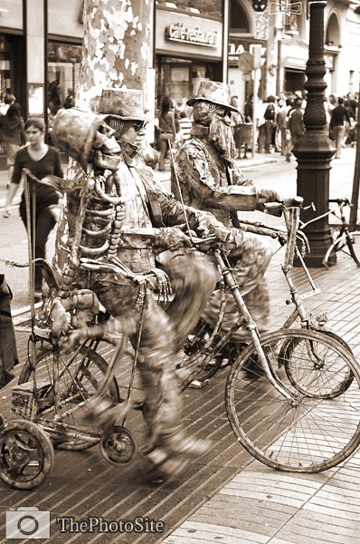Skeletons on Bikes, Street performers, La Rambla, Barcelona - Click Image to Close