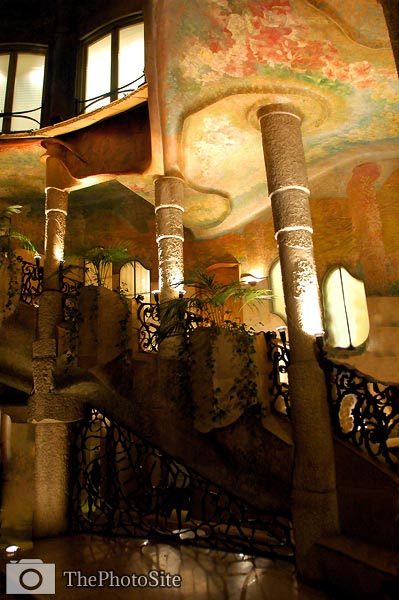 Casa Mila, Antoni Gaudi designed building. Barcelona - Click Image to Close