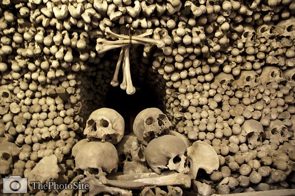Skull bell Church of Bones Prague - Click Image to Close