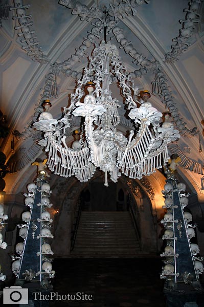 Chandelier looking towards entrance - Click Image to Close