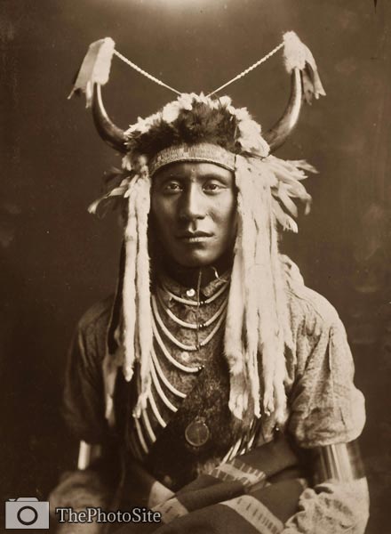Head Carry Native American Indian Man - Click Image to Close