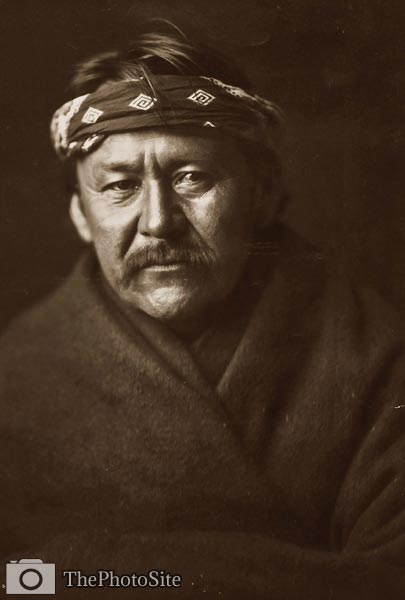 A Navajo Indian man c1904 by Edward Curtis - Click Image to Close