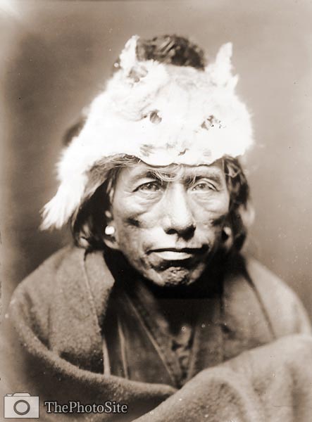 Navajo man with headpiece from Lynx head, 1905 - Click Image to Close