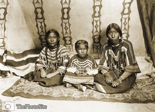 Piegan Indian Family (Running Owl) 1910 - Click Image to Close