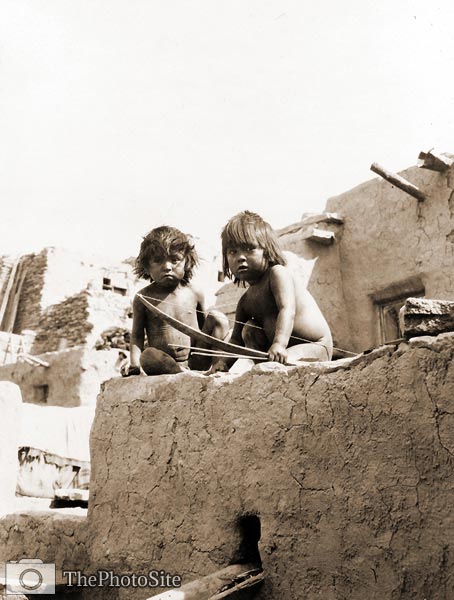 Two Hopi Indian Children, 1908 - Click Image to Close