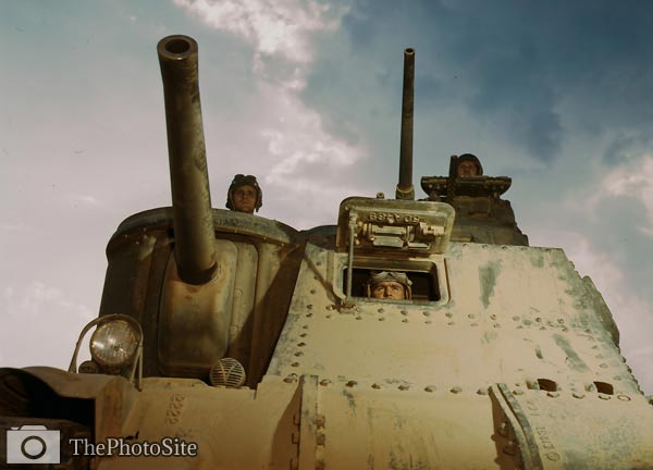 M-3 tanks and crews, Fort Knox, Kentucky 1942 - Click Image to Close