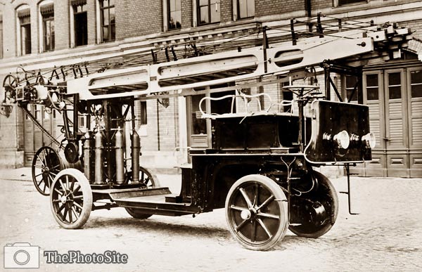 Old German fire engine - Click Image to Close