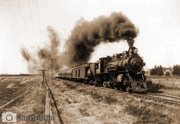 Railroad train with locomotive, 1915 - Click Image to Close