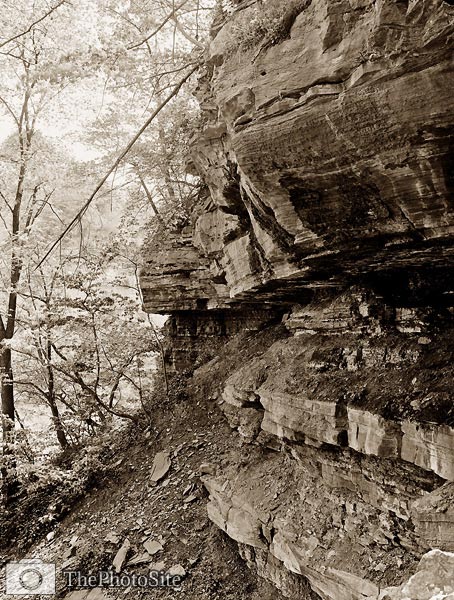 Rochester, New York rocky ledge cliff, Maplewood Park - Click Image to Close