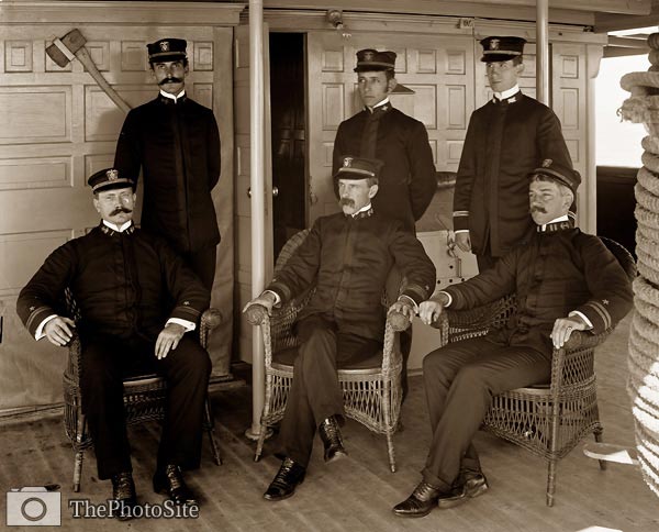USS Vixen gunboat, Captain and officers - Click Image to Close