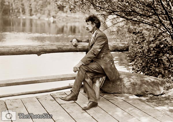 Ernest Thompson Seton portrait, sat on a bench - Click Image to Close