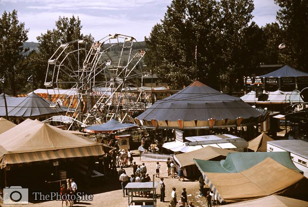 Vermont state fair, side shows. September 1941 - Click Image to Close