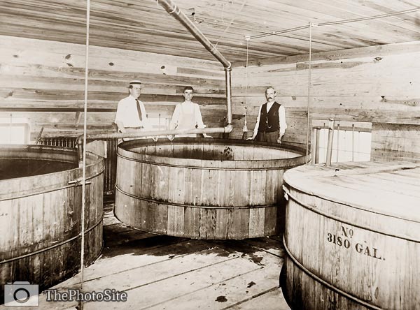 Inventors of alcohol from wood process and gauger - Click Image to Close