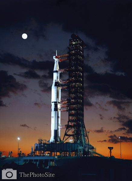 Saturn V Vehicle for Apollo 4, Kennedy Space Center - Click Image to Close