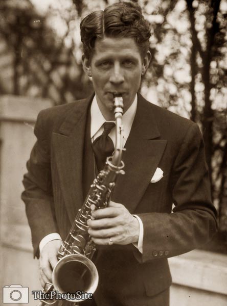 Rudy Vallee American actor, singer, bandleader - Click Image to Close