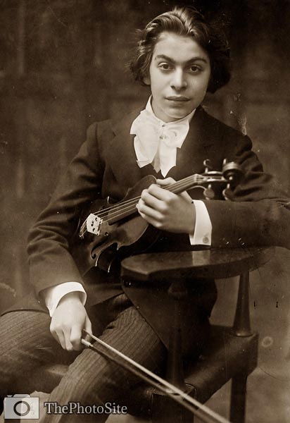 Eddy Brown violinist and radio pioneer - Click Image to Close