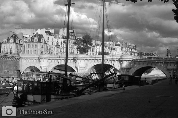 Pont Neuf over the River Seine, Paris - Click Image to Close