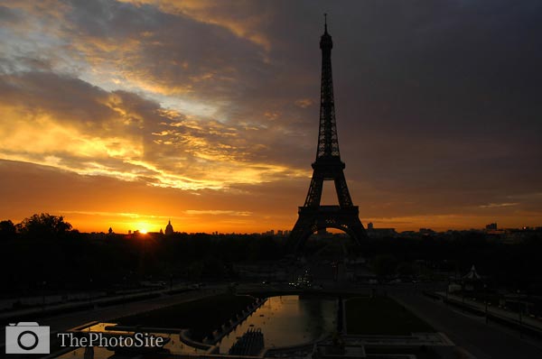 Sun rising at Eiffel Tower, Paris - Click Image to Close