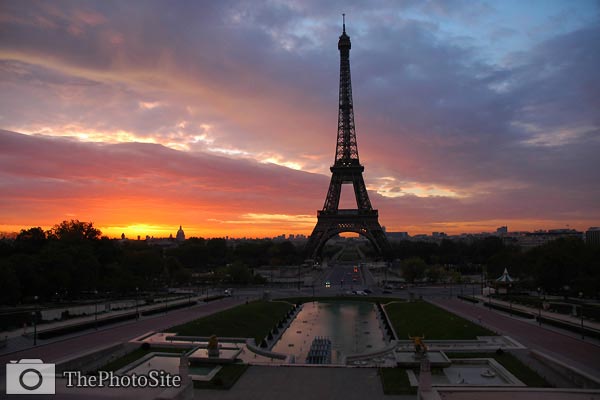 Morning sun rise, Eiffel Tower, Paris, France - Click Image to Close
