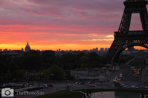 Eiffel tower sunrise, close up - Click Image to Close