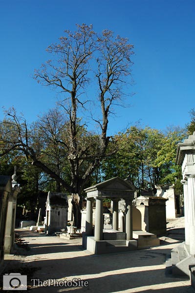 Pere Lachaise cemetery, Paris, France - Click Image to Close